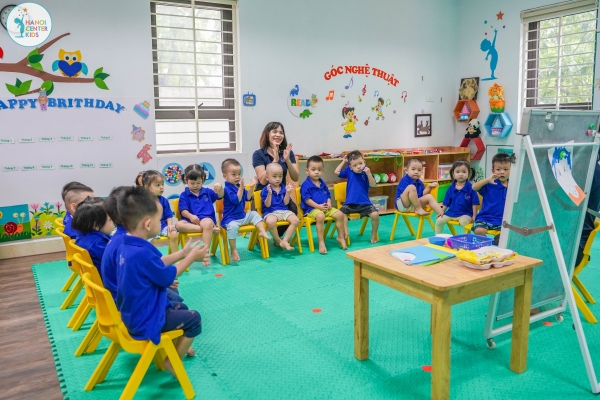 Hanoi Center Kids triển khai chương trình học IEYC như thế nào?